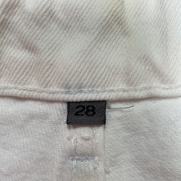 CARMAR distressed BNWOT white denim jean shorts - Picture 4 of 4